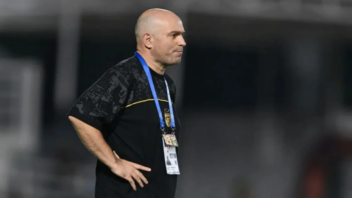 Persebaya Siap Hadapi Taktik Parkir Bus Persijap