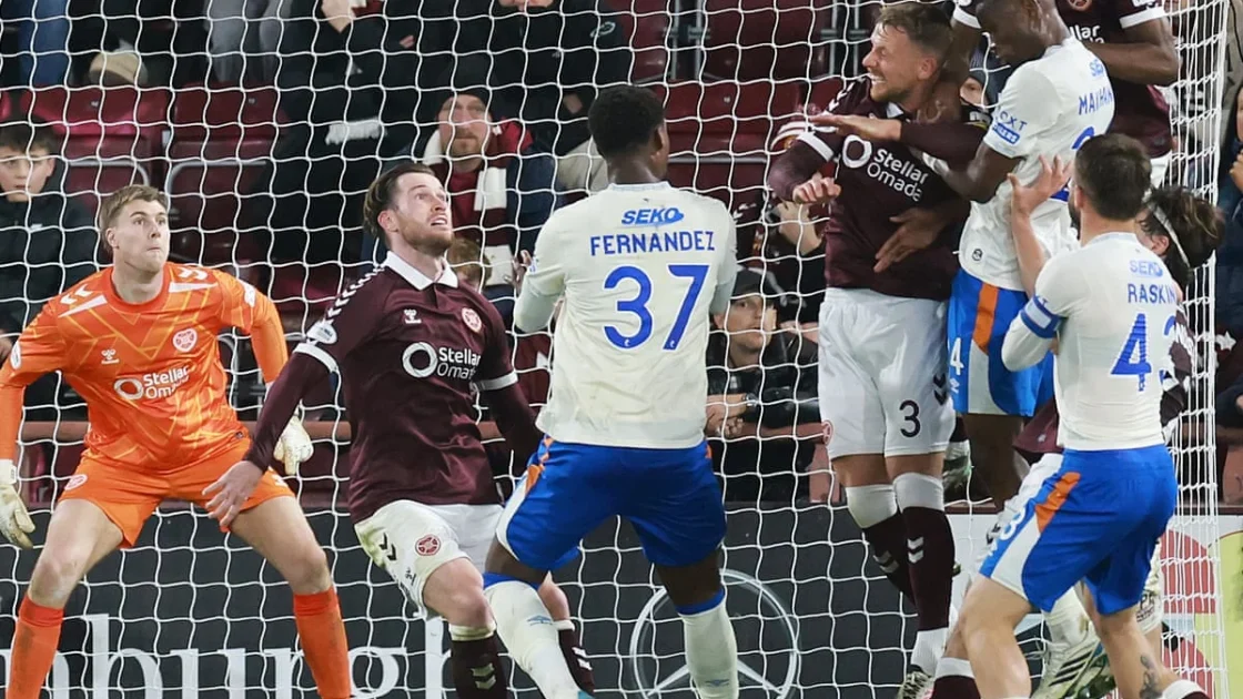 Empate agónico del Rangers ante Hearts en Escocia