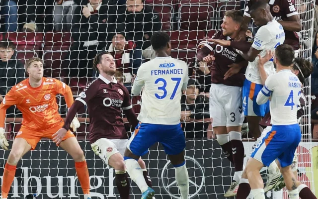 Empate agónico del Rangers ante Hearts en Escocia