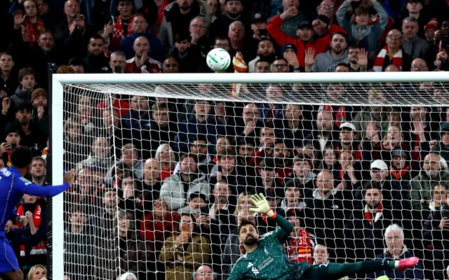 El Liverpool elimina al Chelsea en penaltis en la Carabao Cup