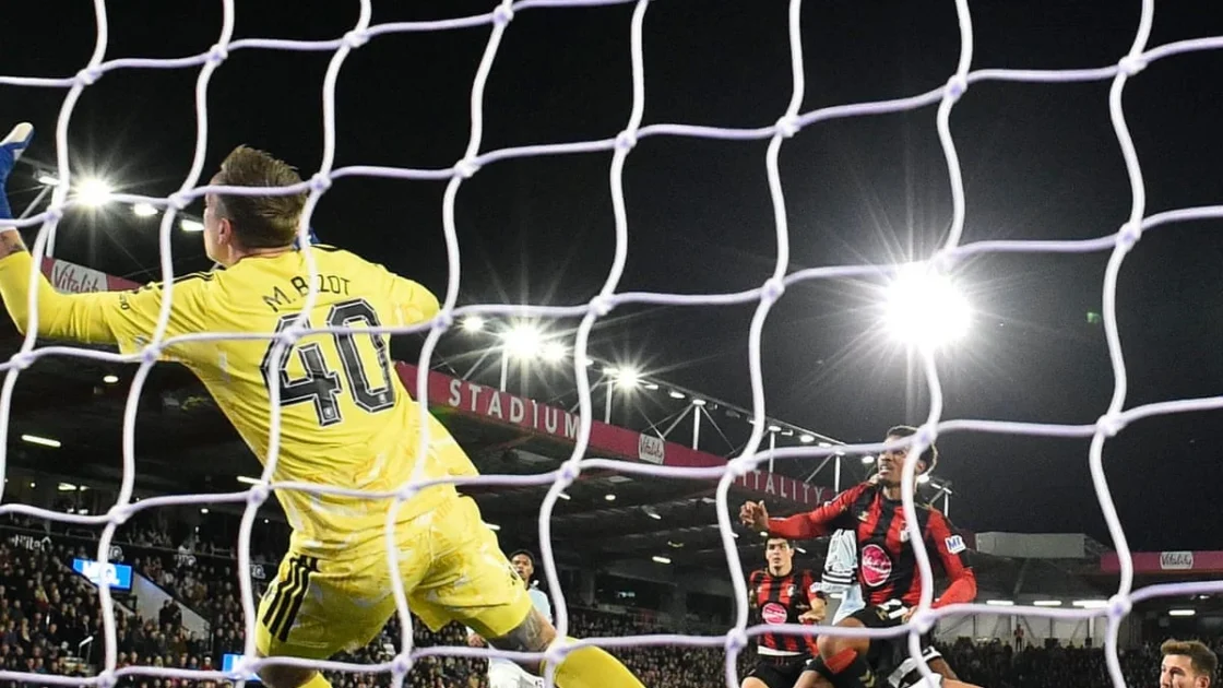 Bournemouth y Sunderland avanzan a cuartos de la Carabao Cup