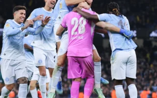 Rulli lleva al Manchester City a cuartos en penaltis