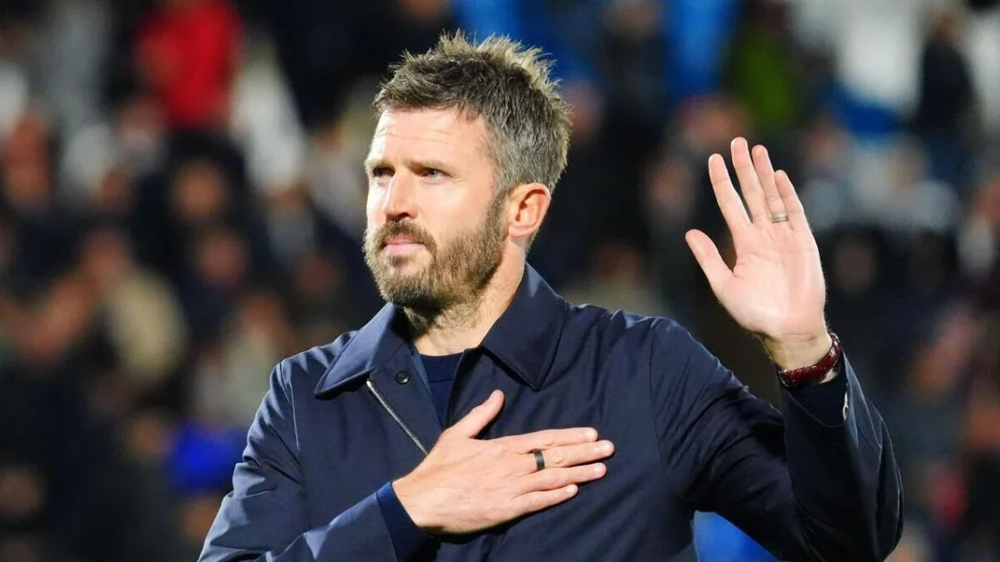 Michael Carrick se mantiene en el banquillo del Manchester United