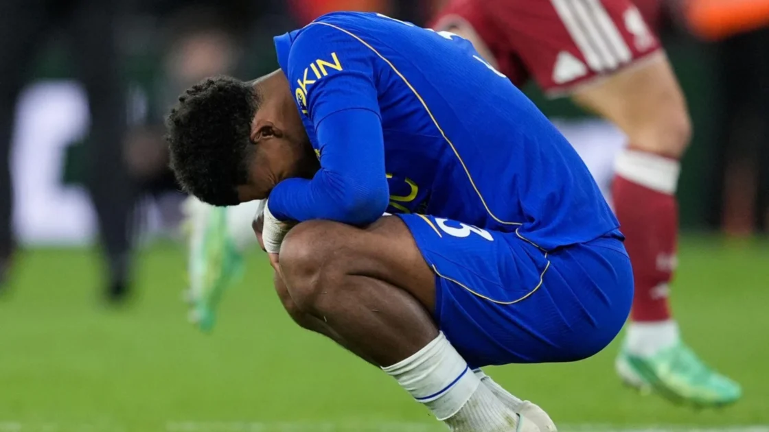 Joe Gomez salva al Liverpool en una tanda de penaltis