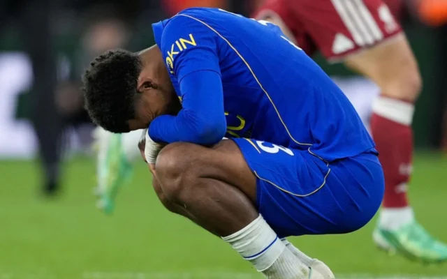 Joe Gomez salva al Liverpool en una tanda de penaltis