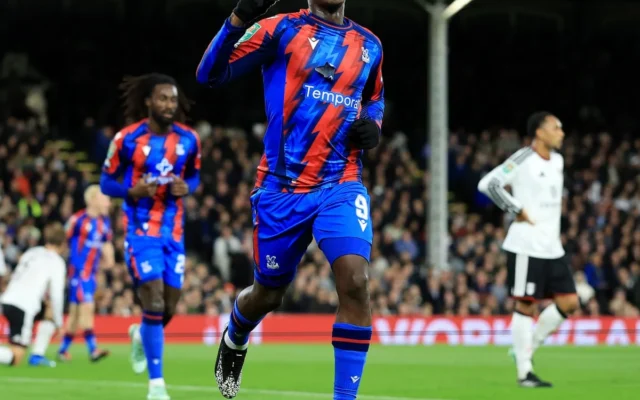 Nketiah clasifica al Crystal Palace ante el Fulham