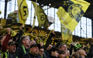 El Borussia Dortmund declara la guerra a los móviles en el estadio