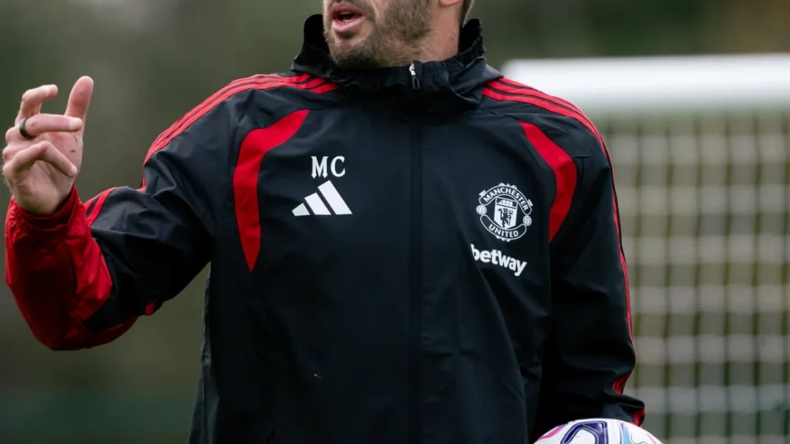 Carrick mantiene a Fernandes como capitán del United