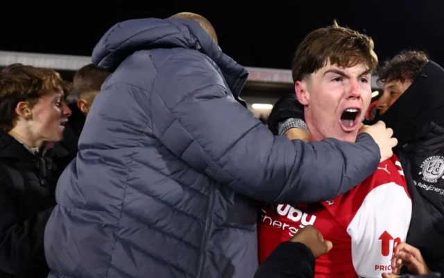 Fleetwood Town sorprende al Arsenal y avanza en la Carabao Cup
