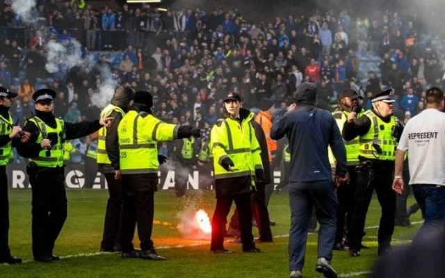 Sanción de estadios cerrados para Celtic y Rangers en Copa