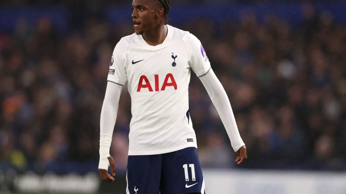 Mathys Tel y su equipo privado para triunfar en el Tottenham
