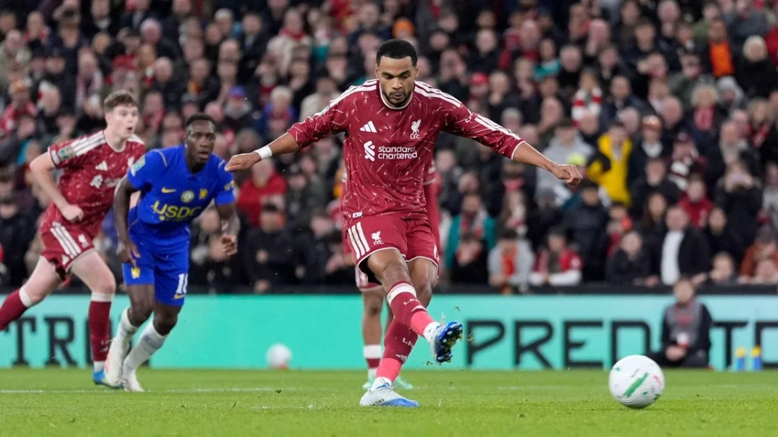 Goles de penalti animan el Liverpool vs Chelsea en la copa