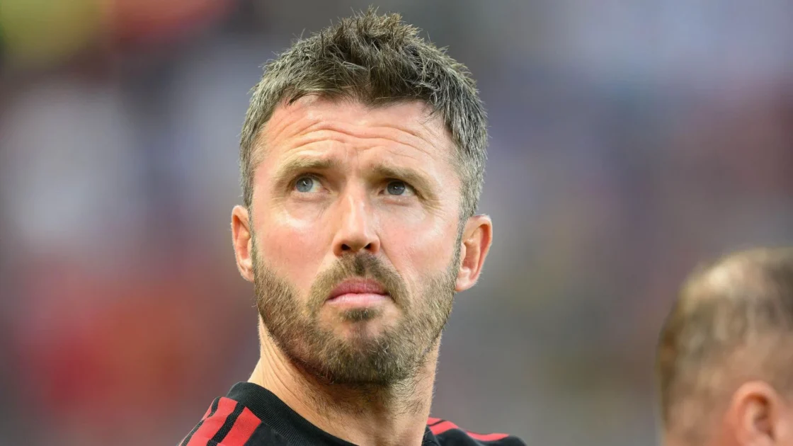 Michael Carrick responde a las críticas sobre su puesto en el United