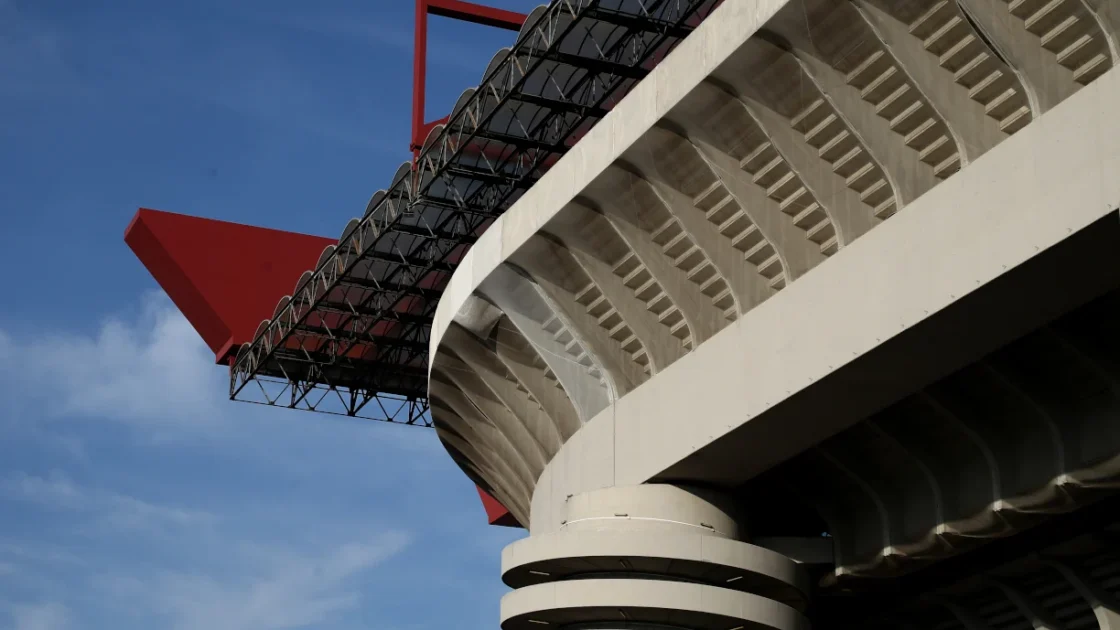 Inter y Milan presentan el nuevo San Siro en medio de protestas