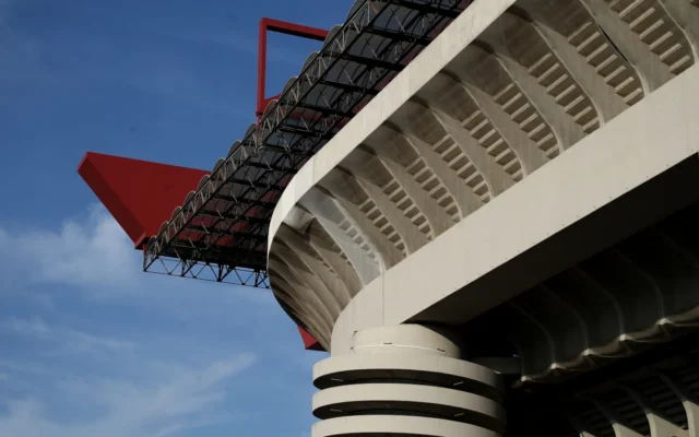 Inter y Milan presentan el nuevo San Siro en medio de protestas