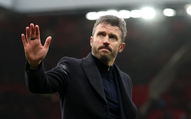 El Manchester United toma una decisión sobre Michael Carrick