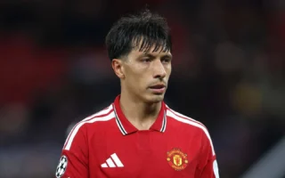 Salida de Lisandro Martínez del Man Utd toma fuerza con oferta