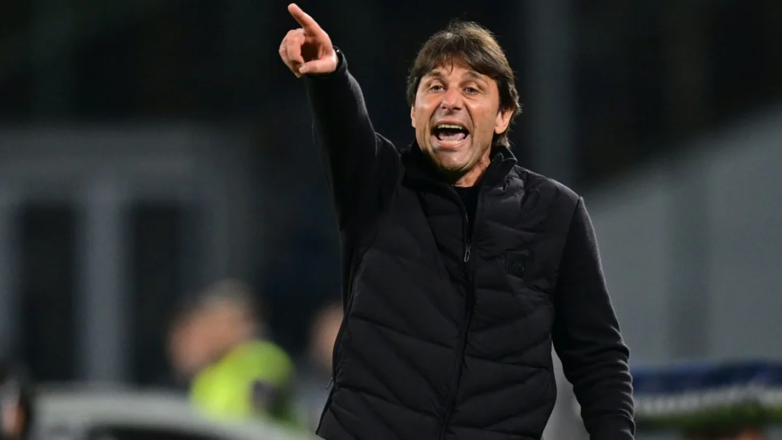 Unai Emery surge como opción para dirigir al Man United