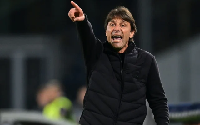 Unai Emery surge como opción para dirigir al Man United
