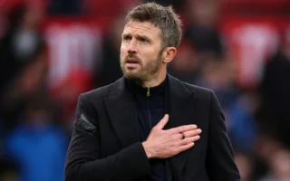 Michael Carrick sigue en Manchester United ante duelo con Chelsea